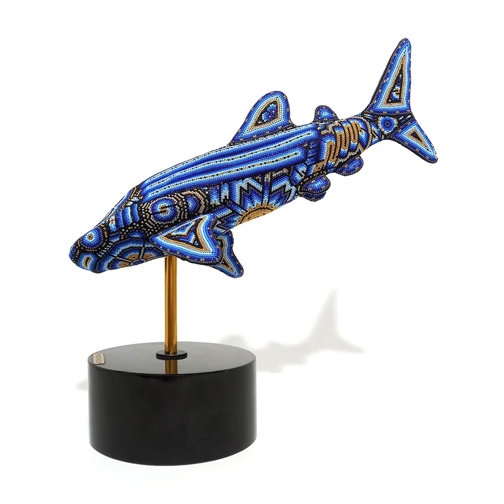 Tiburón ballena en arte huichol